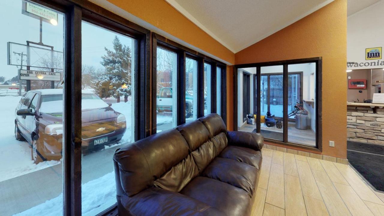 Waconia Inn And Suites 외부 사진